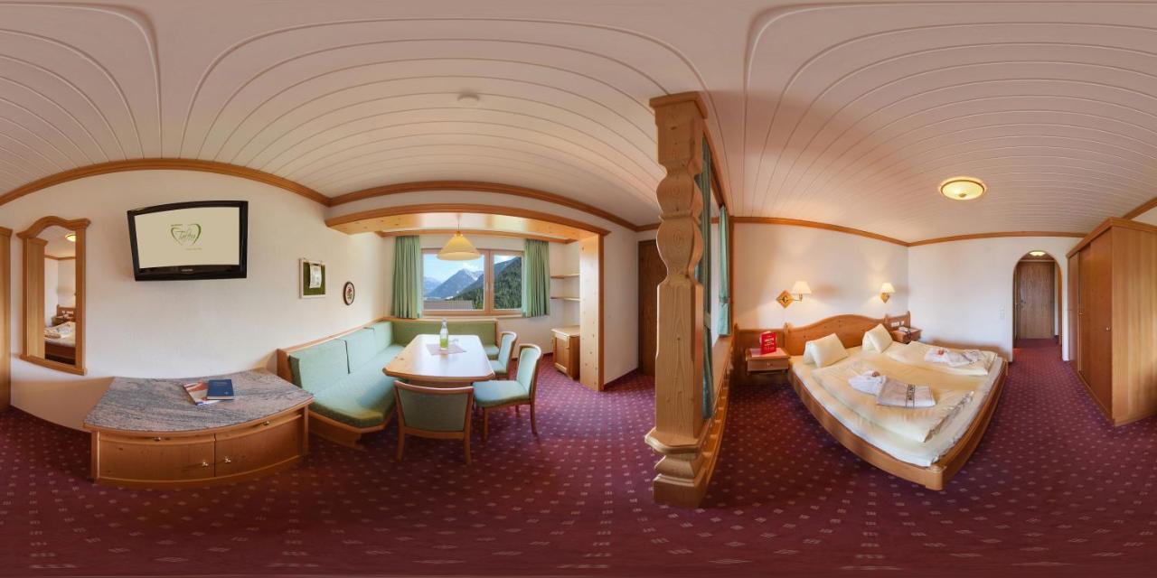 Naturhotel Taleu Buerserberg Exterior photo